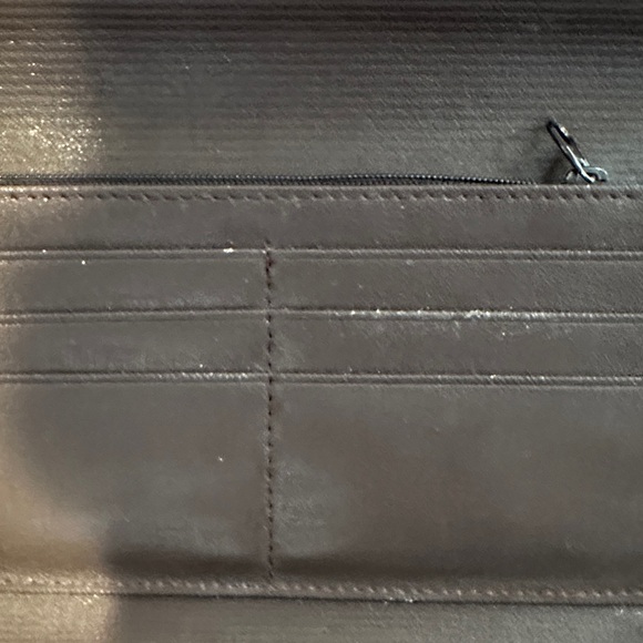 Ami Black Women’s Trifold Wallet - Picture 5 of 11